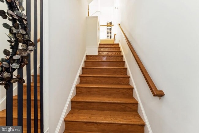 Building Photo - 7489 Carriage Hills Dr
