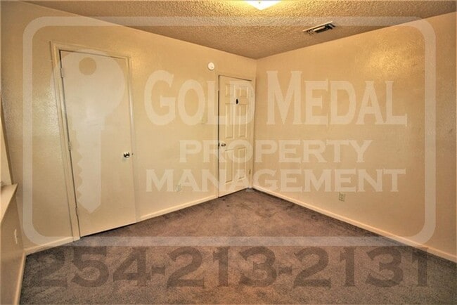 Building Photo - 804 Michelle Dr