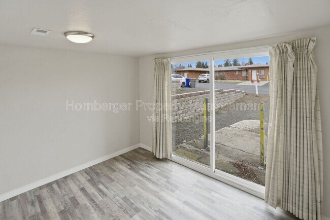 Building Photo - 9715 N Stevens St