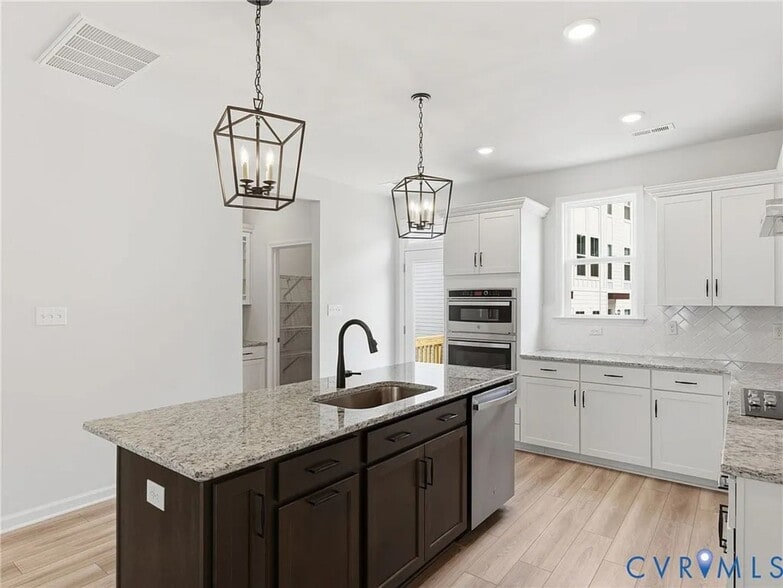 Building Photo - 13813 Riverlight Dr