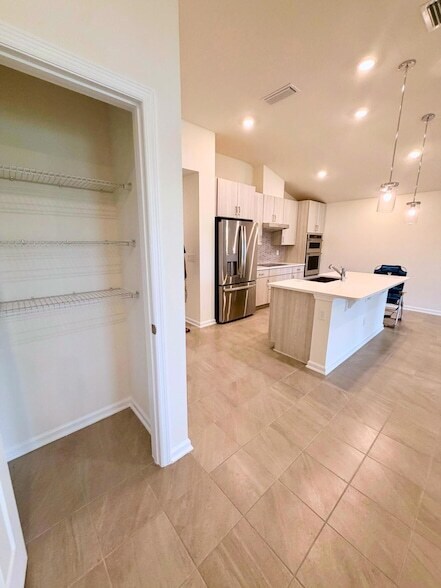 Building Photo - 65 Signet Cir