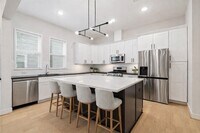 Building Photo - 2206 Lou Ellen Ln