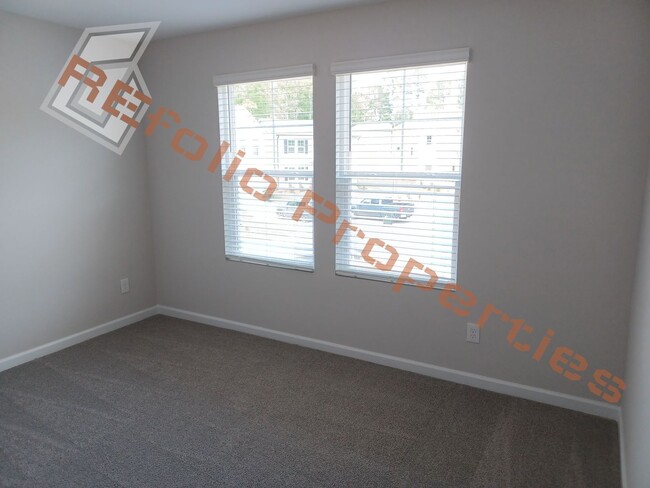 Building Photo - Beautiful 4 Bedroom, 3 Bath, 1-Car Garage ...