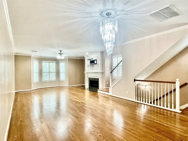 Building Photo - 32 Waugh Dr