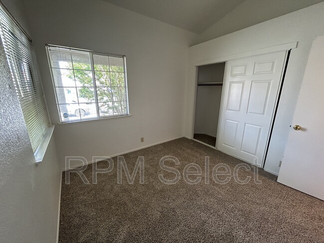 Building Photo - 4956 Villa Royale Way