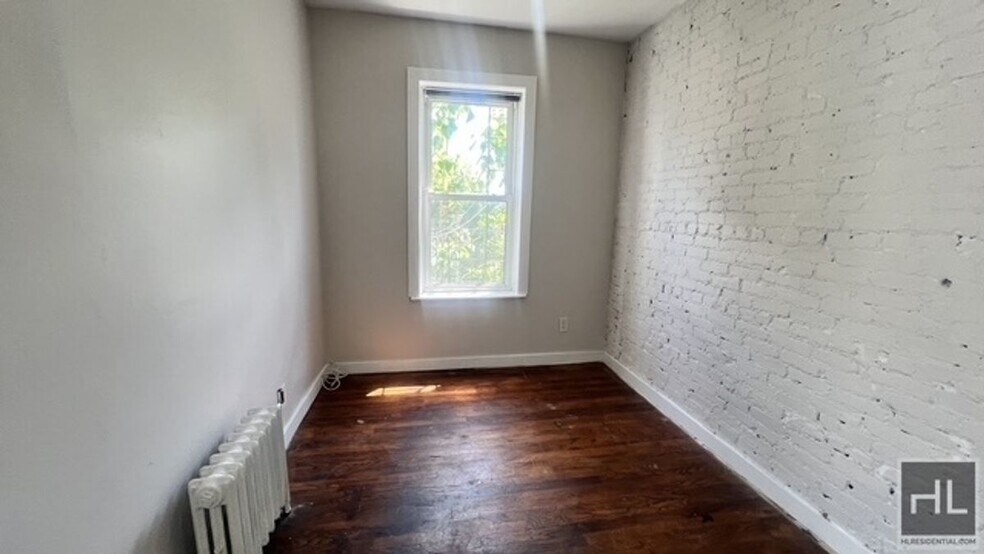Building Photo - 1129 Rogers Ave