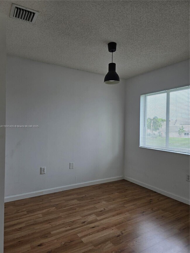 Building Photo - 14045 SW 121st Pl