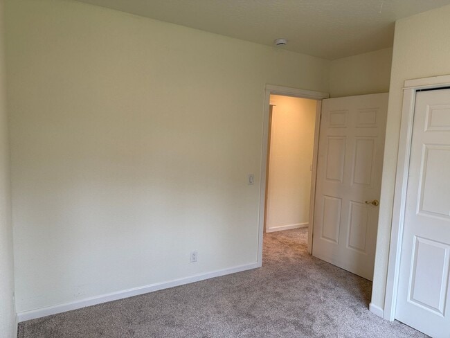 Building Photo - Beautiful 3 bedroom 2 bath house in Cottage Grove!