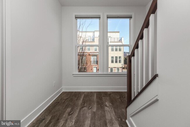 Building Photo - 14583 Lakestone Dr