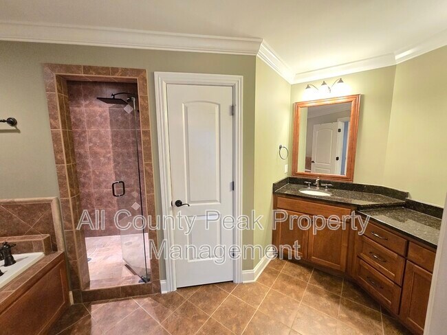 Building Photo - 216 Shady Ridge Ln