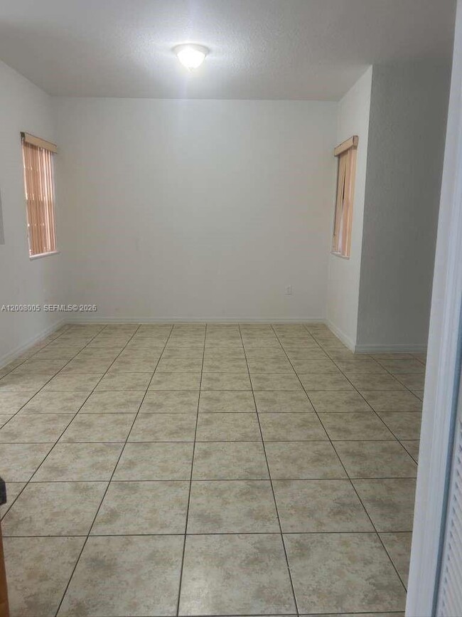 Building Photo - 760 SW 6th Ct