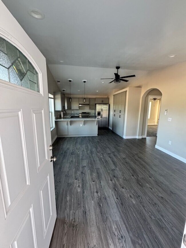Building Photo - Breathtaking Views – Brand New 2 Bed, 1.5 ...