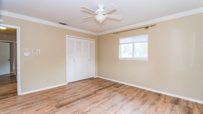 Building Photo - 3-BEDROOM IN SUNGATE, NORTH EAST ISD