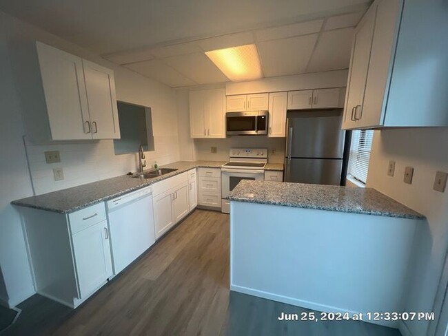 Building Photo - Hearthsone Condo