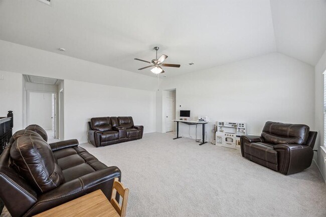Building Photo - 200 Vly Rnch Trl