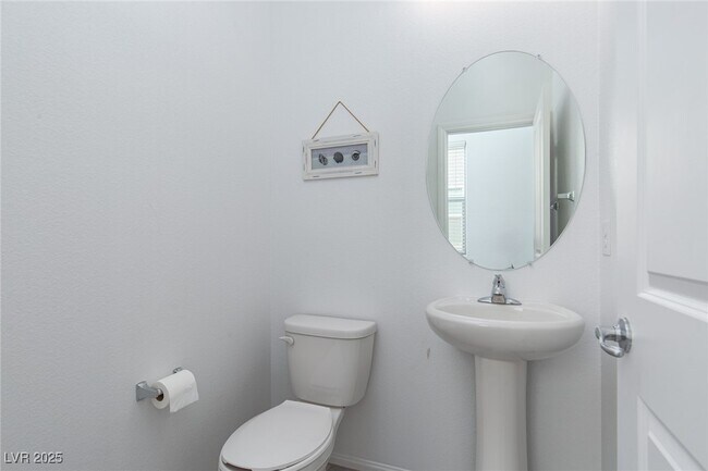 Building Photo - 5319 Wally St