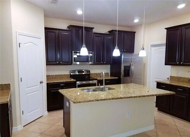 Building Photo - 3/2 Moss Park Orlando-AVAILABLE 08/14/2026