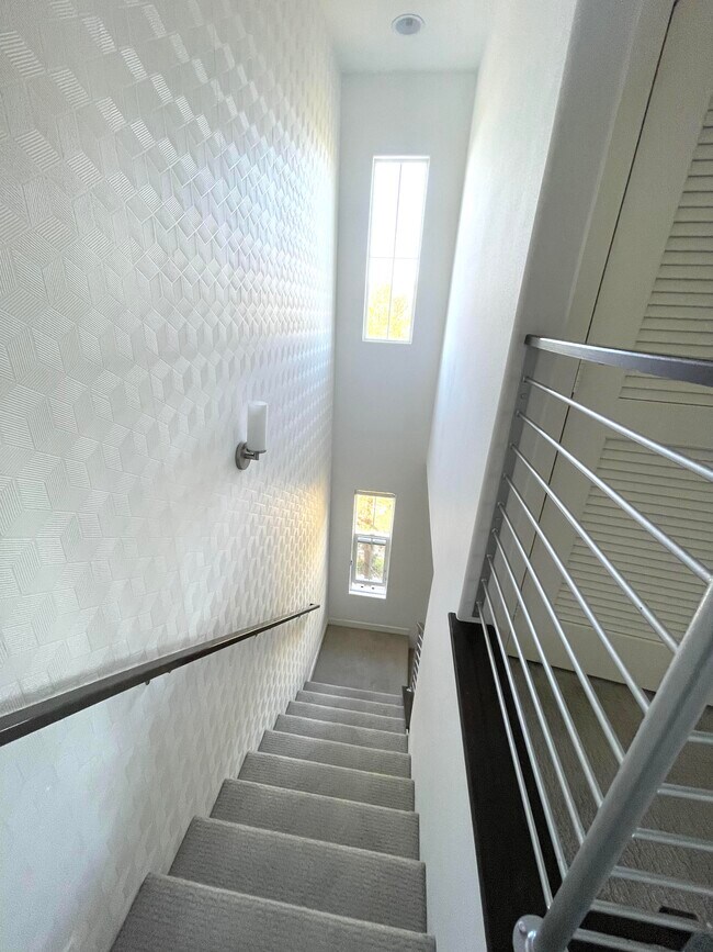 Building Photo - 2110 Cosmo Way