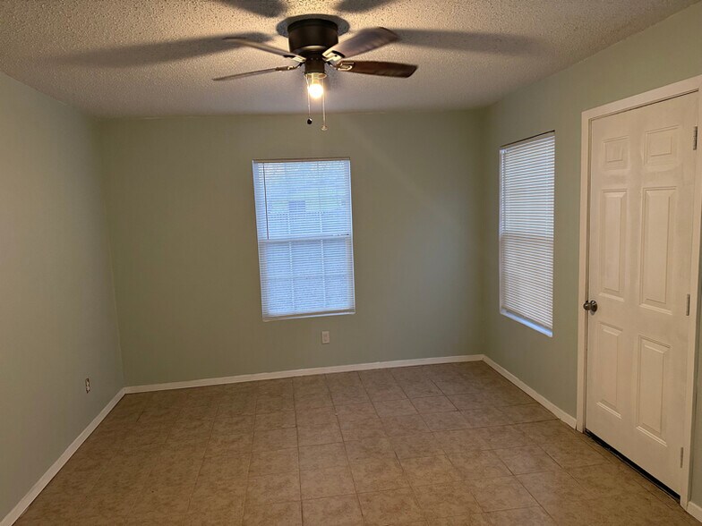 Building Photo - 9003 Perma Ln