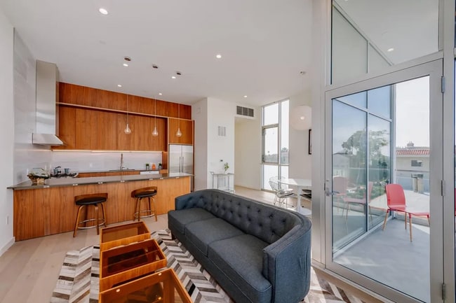 Interior Photo - The Caswell