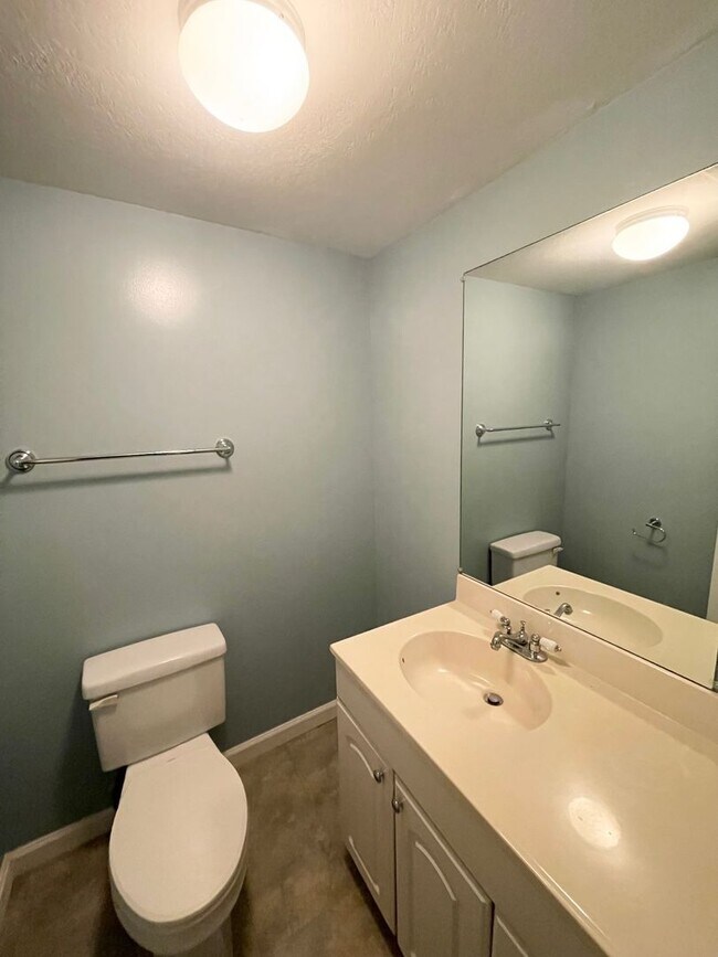 Building Photo - Awesome 3 or 4 Bedroom Single-Family Home in Troy Hill- 3 Level Deck and Central Air!