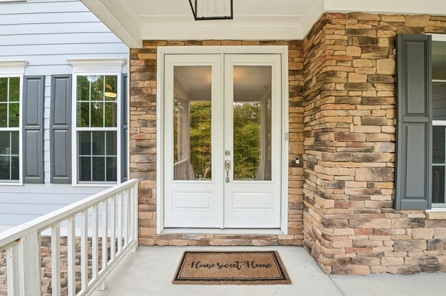 Building Photo - Luxury 5 Bed, 3.5 Bath Home on Large Lot !...