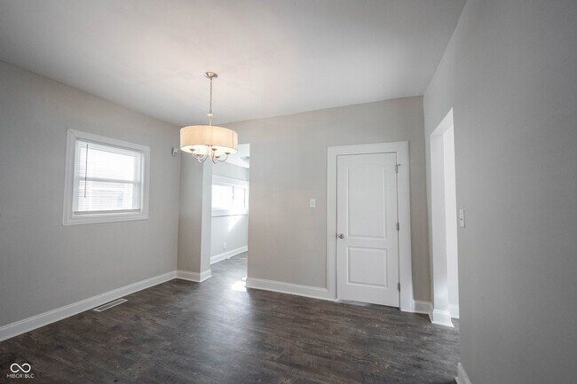 Building Photo - 3117 N Park Ave