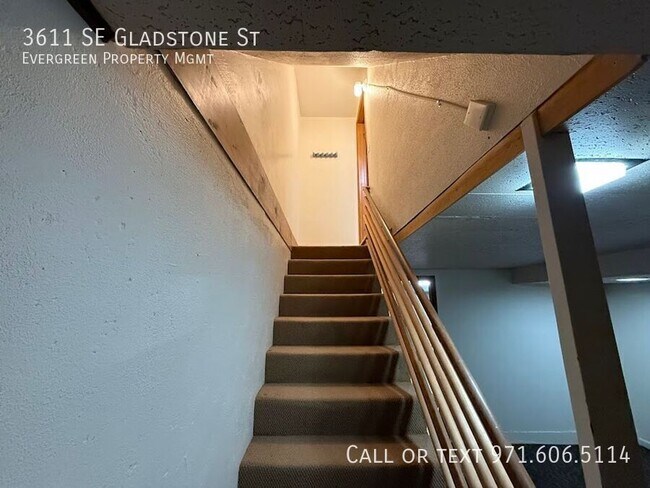 Building Photo - 3611 SE Gladstone St