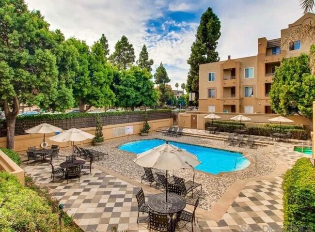 Building Photo - 3520 Lebon Dr