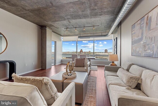 Building Photo - 1200 Steuart St