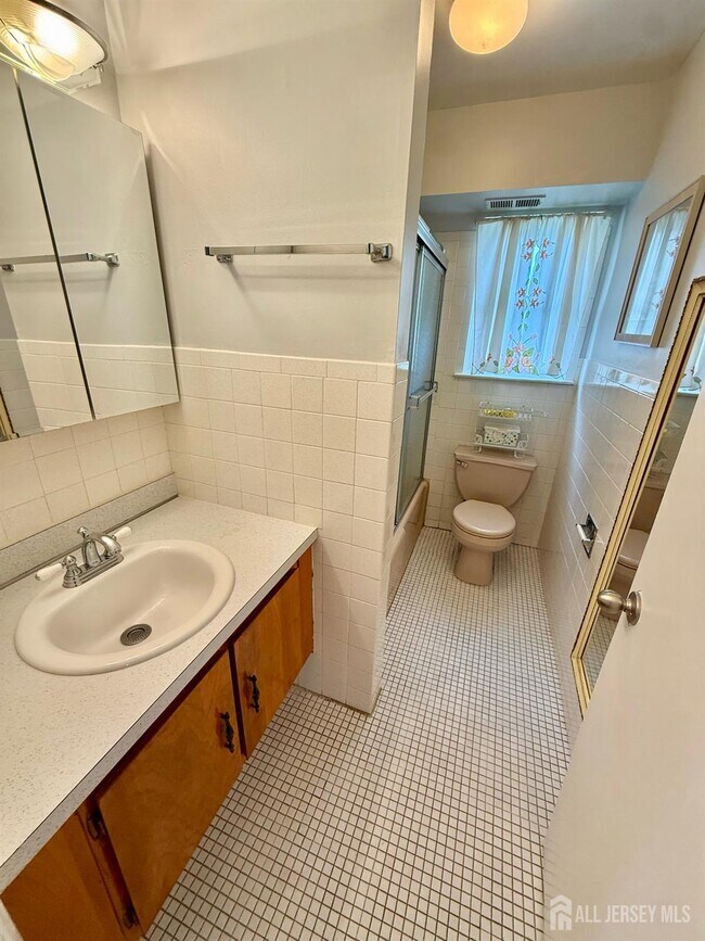 Building Photo - 4 Texas Ct