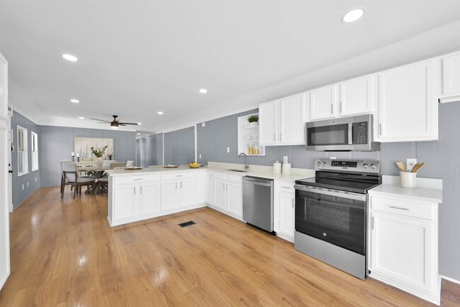 Building Photo - 11636 Old Oaks Ln