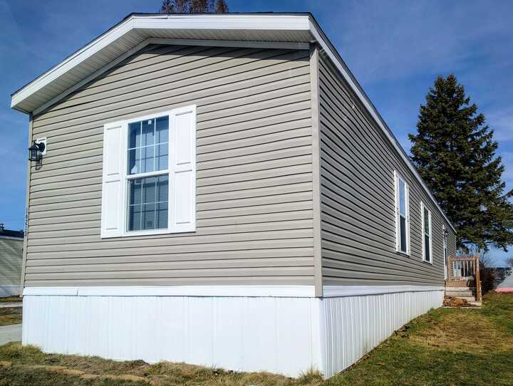 Building Photo - 16213 Normandy St