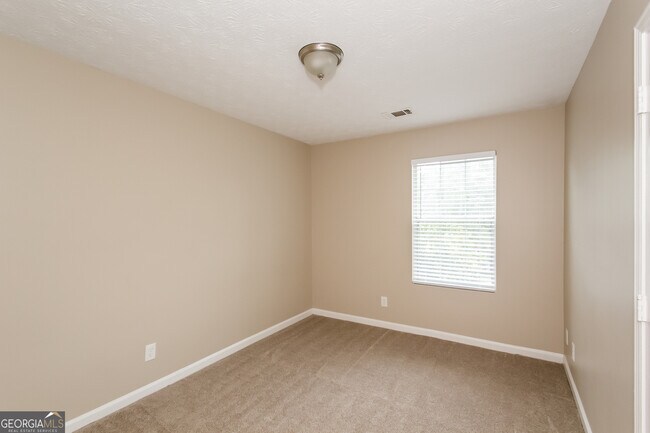 Building Photo - 640 Windchase Pl