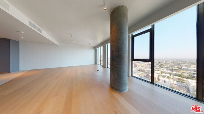Building Photo - 2801 Sunset Pl