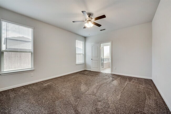 Building Photo - 9112 Stormcrow Dr