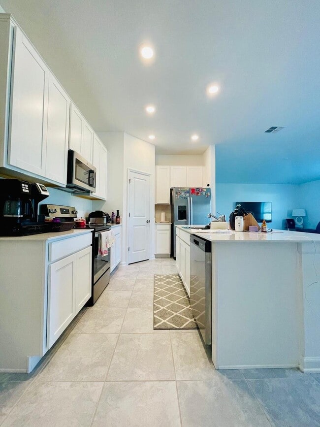 Building Photo - 639 Daring Dr