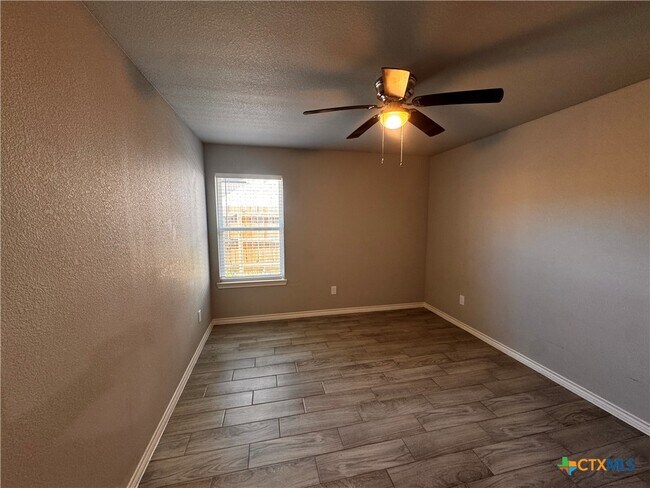 Building Photo - 2108 Saulsbury Dr