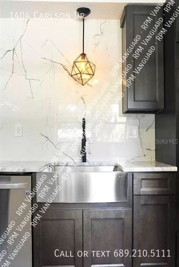 Building Photo - 1404 Carlson Dr