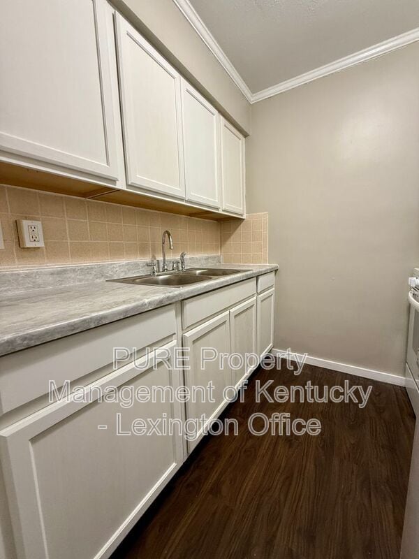 Building Photo - 1685 Alexandria Dr