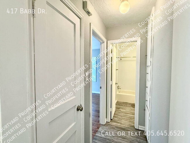 Building Photo - 417 Babb Dr