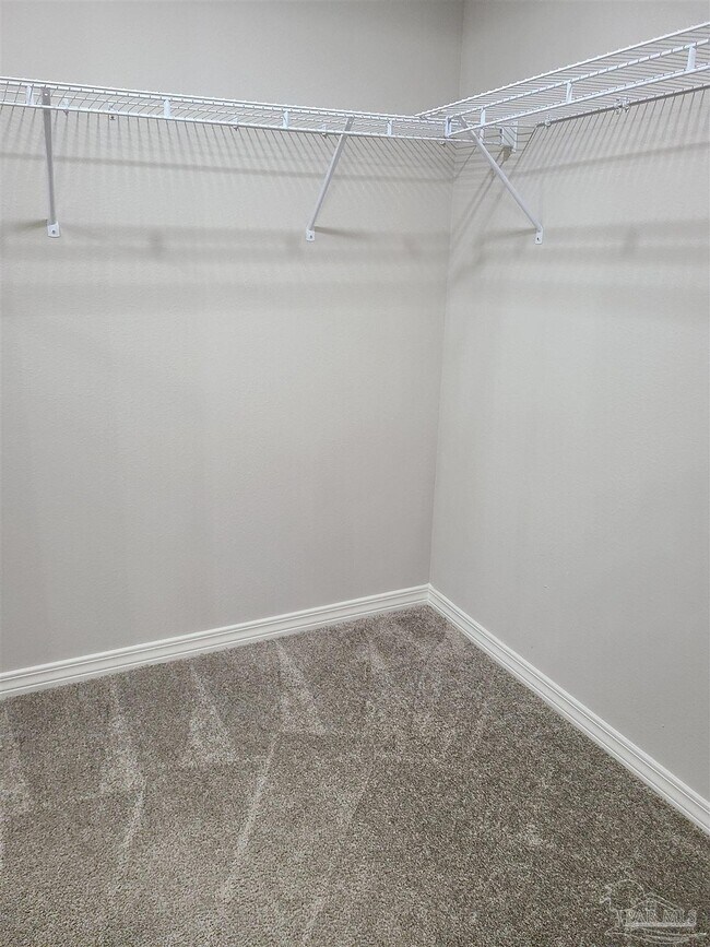 Building Photo - 715 W Ensley St