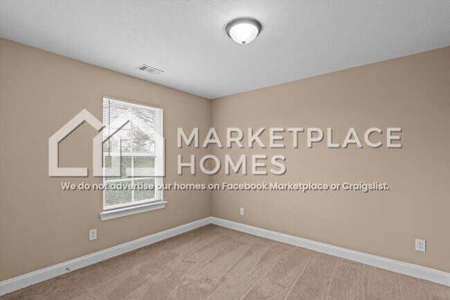 Building Photo - 108 James St