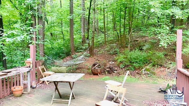 Building Photo - 2484 Lost Hollow Path