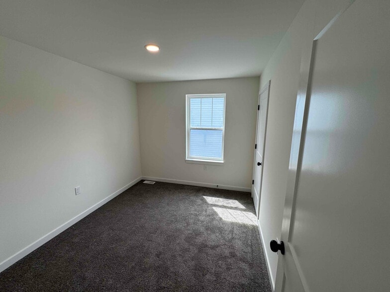 Building Photo - 54 S Revere St