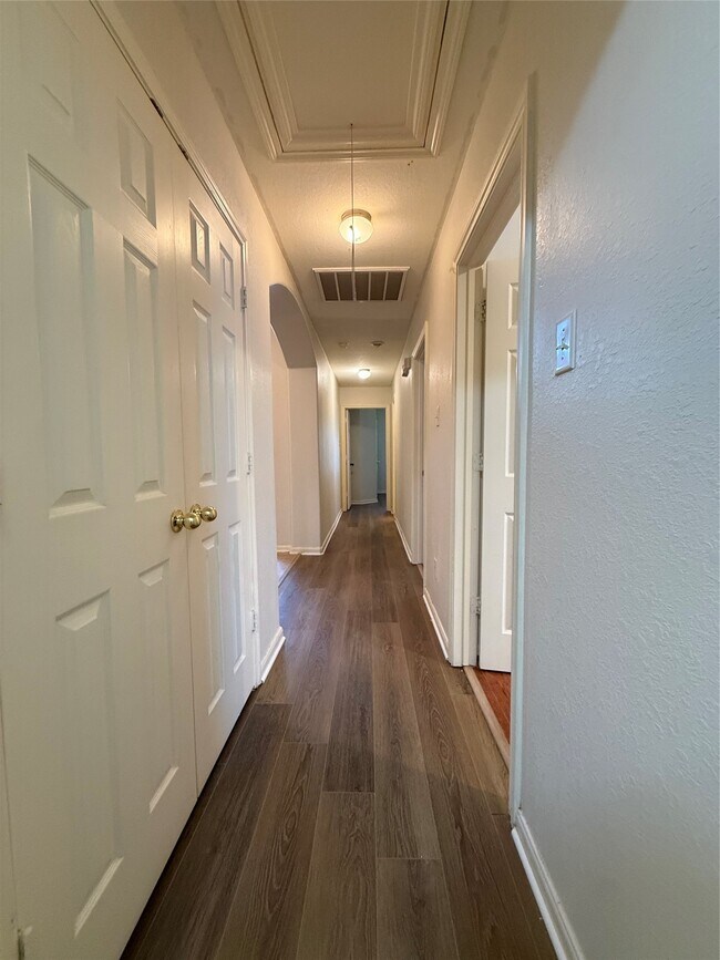 Building Photo - 4123 Applecreek Bend Dr