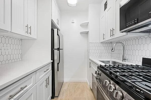 Building Photo - 159 W 53rd St