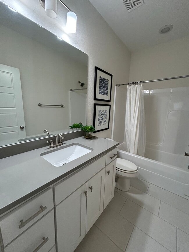 Building Photo - COMING SOON! Fully Furnished Stylish 4-Bed...