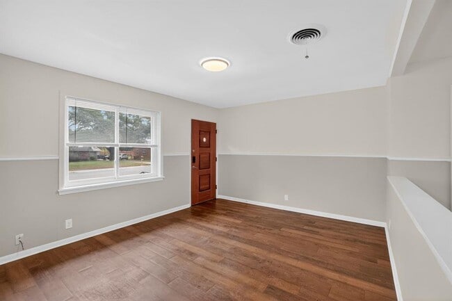 Building Photo - 105 Shannon Ln