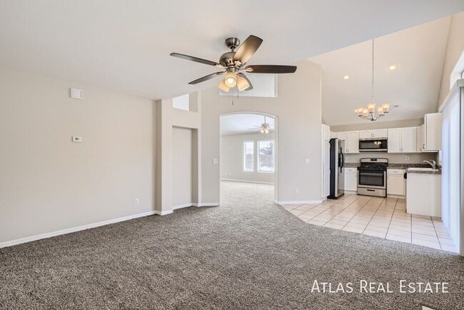 Building Photo - 7875 Constantinople Ave